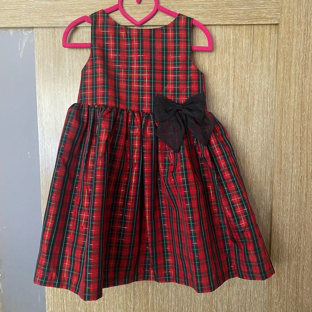 Kids Christmas dress size 3 never worn